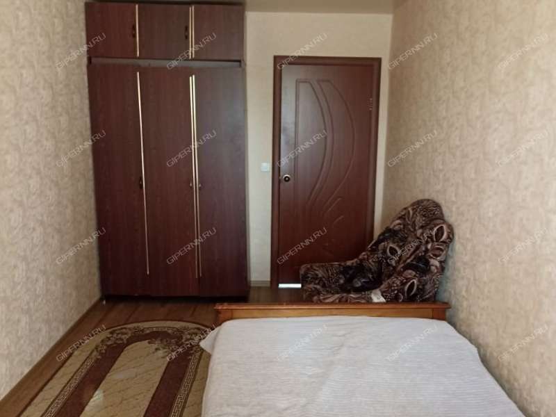 трёхкомнатная квартира на улице Красных Зорь дом 13