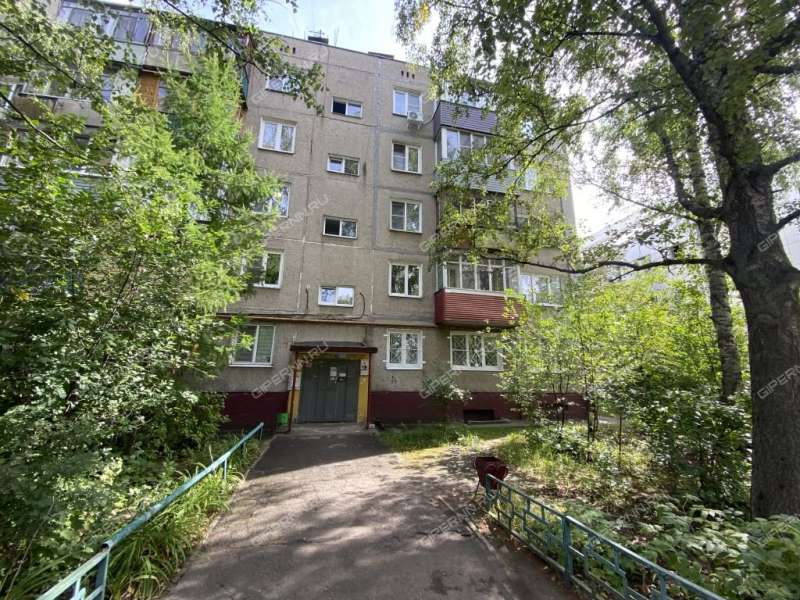трёхкомнатная квартира на проспекте Бусыгина дом 18
