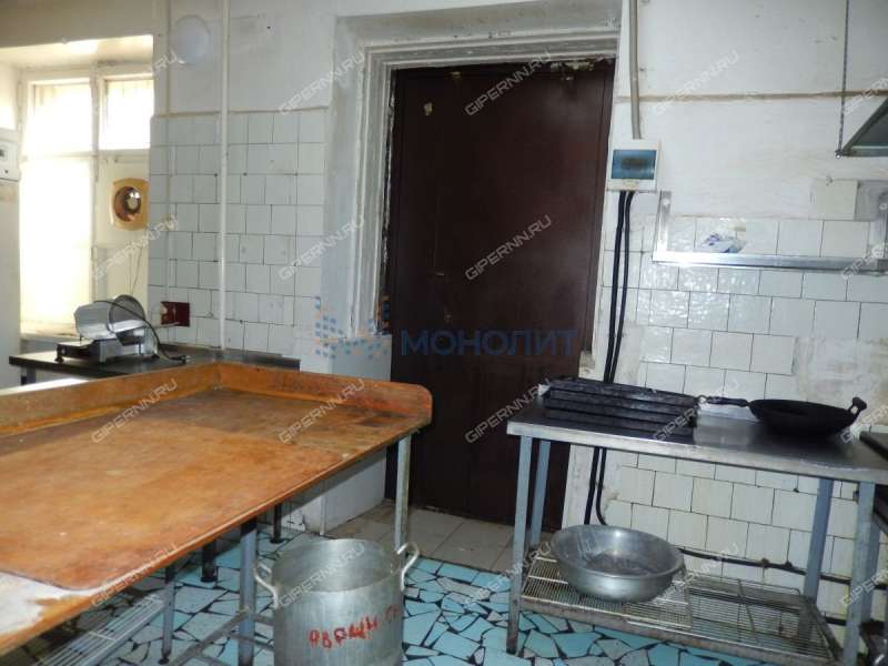 помещение под помещение свободного назначения, торговую площадь на улице Героя Давыдова