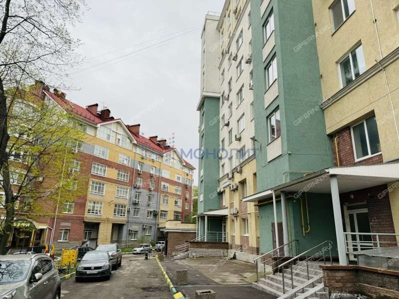 трёхкомнатная квартира на улице Короленко дом 19б