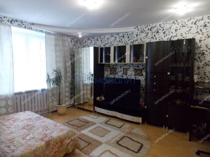 трёхкомнатная квартира на Новосоветской улице дом 13