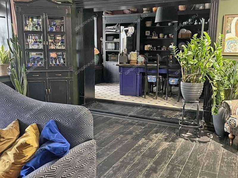 четырёхкомнатная квартира на улице Воровского дом 24