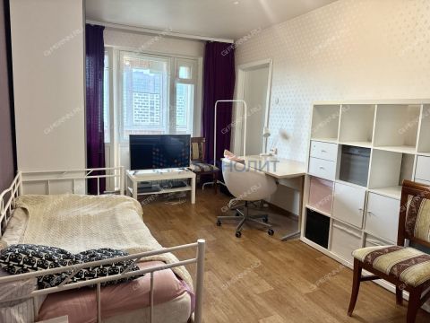 3-komnatnaya-ul-verhnepecherskaya-d-1 фото