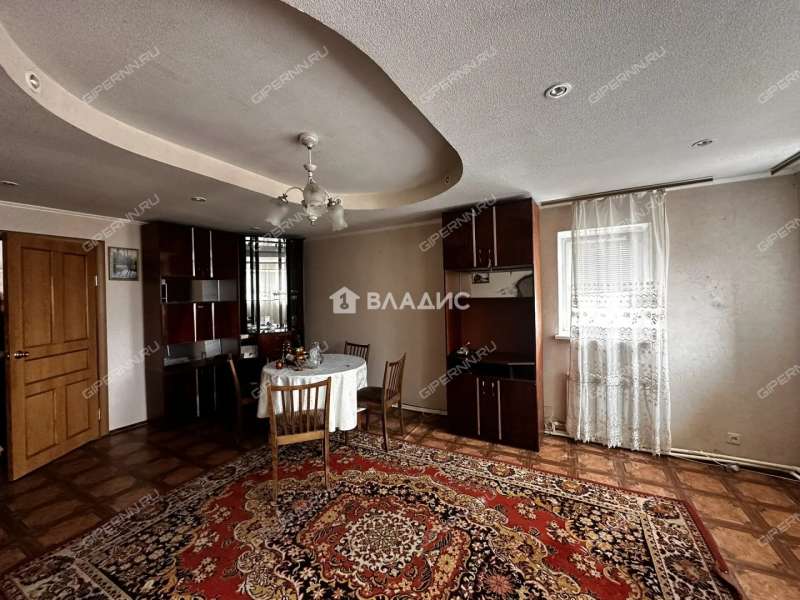 дом на улице Зеленкина село Безводное