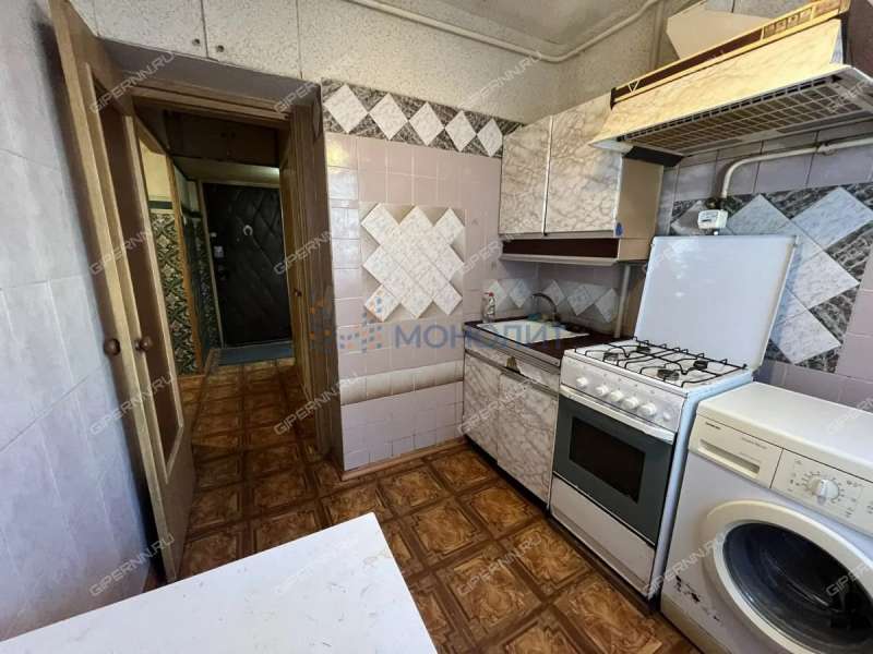 четырёхкомнатная квартира на улице Героя Попова дом 2